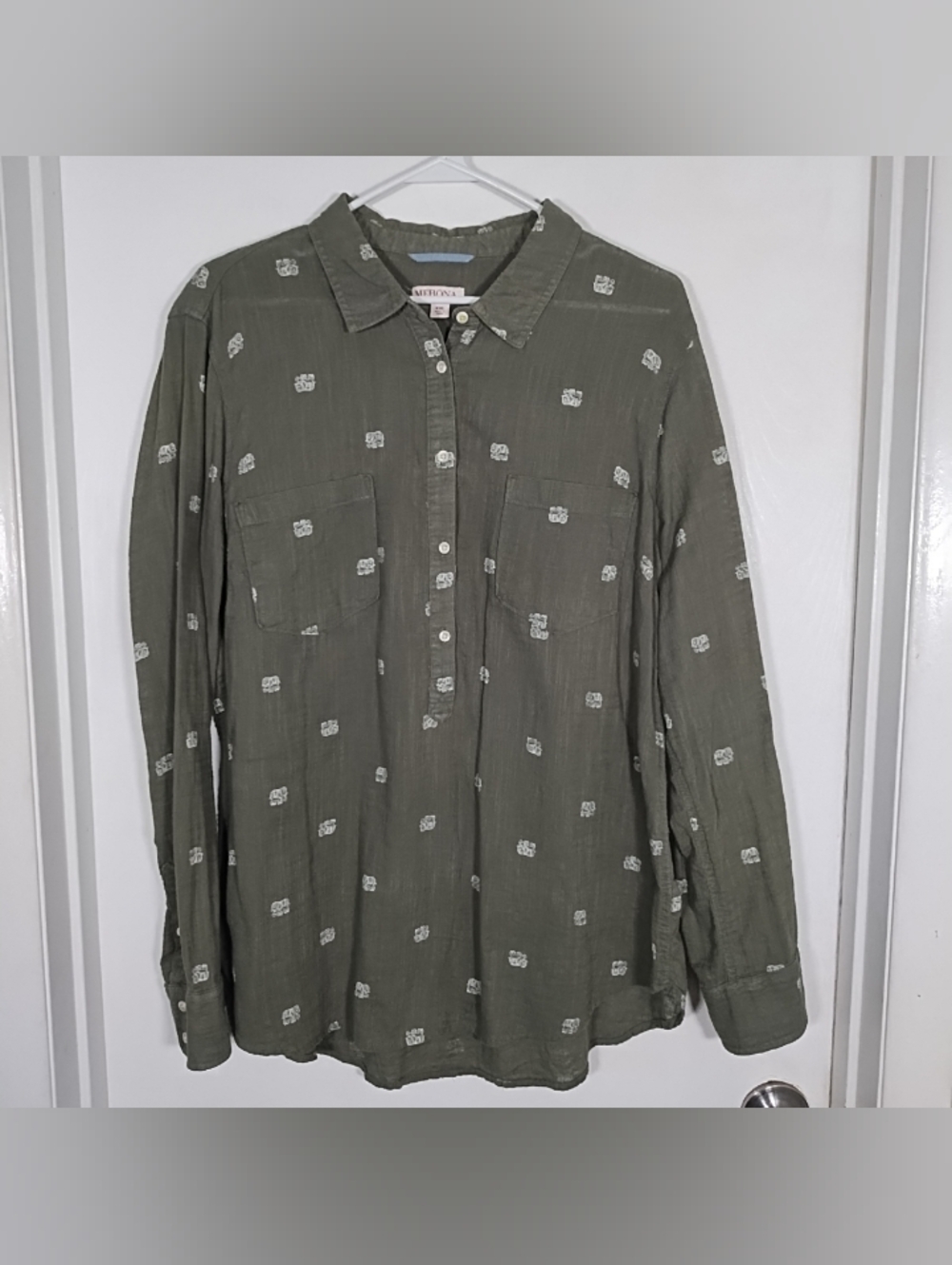 Merona Women’s XXL Elephant Print Blouse Top Olive Green Pullover Long Sleeve